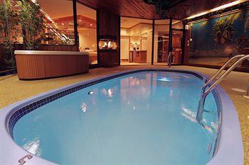 Sybaris Pool Suites Mequon Brown Deer Eksteriør billede