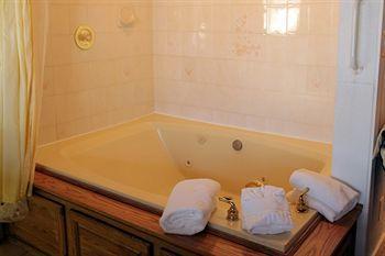 Sybaris Pool Suites Mequon Brown Deer Eksteriør billede