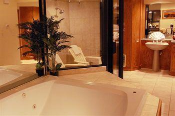 Sybaris Pool Suites Mequon Brown Deer Eksteriør billede