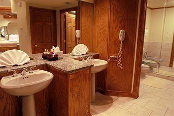 Sybaris Pool Suites Mequon Brown Deer Eksteriør billede