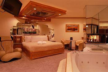 Sybaris Pool Suites Mequon Brown Deer Eksteriør billede